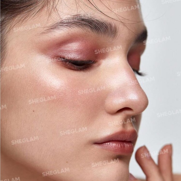 SHEGLAM Insta-Eyes Dual Tone Shadow Stick-Charm Gradient Two-Tone Glitter - Picture 7 of 11